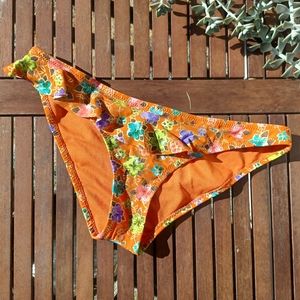 Breaking waves bikini bottoms